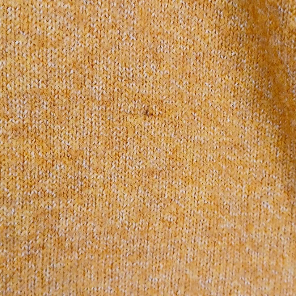 Yellow sweater - Picture 5 of 7